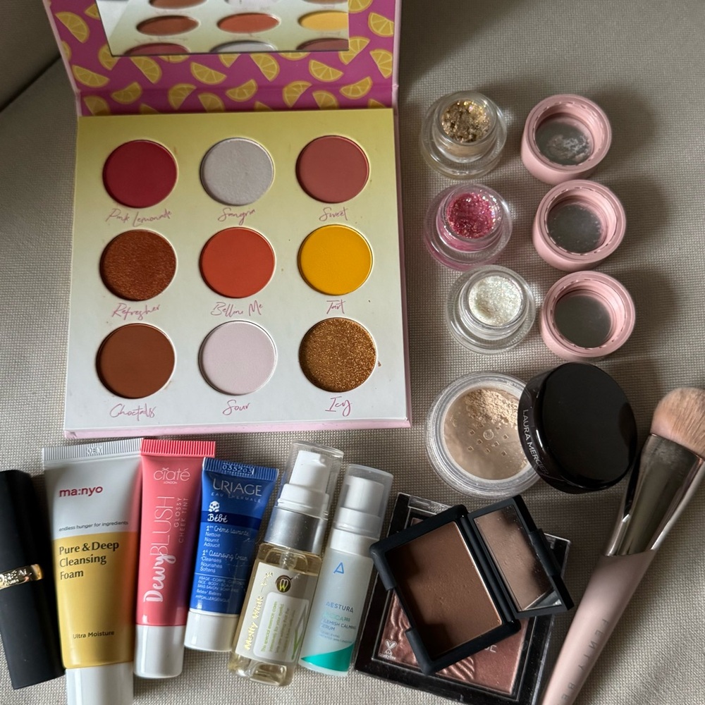 makeup bundle - Picture 2 of 2